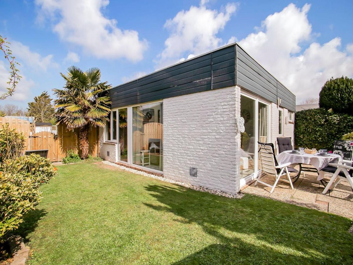 Lovely Bungalow In Noordwijkerhout With Garden Exterior photo