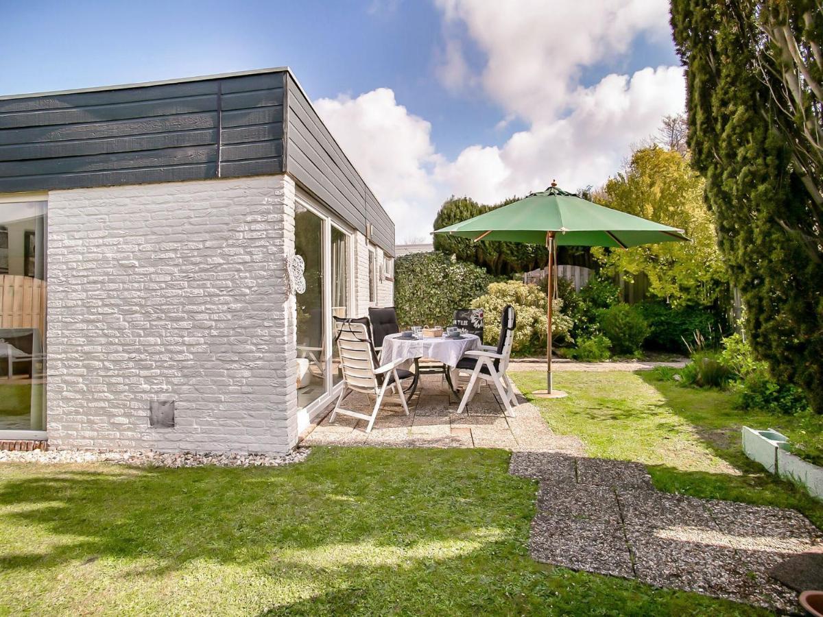 Lovely Bungalow In Noordwijkerhout With Garden Exterior photo