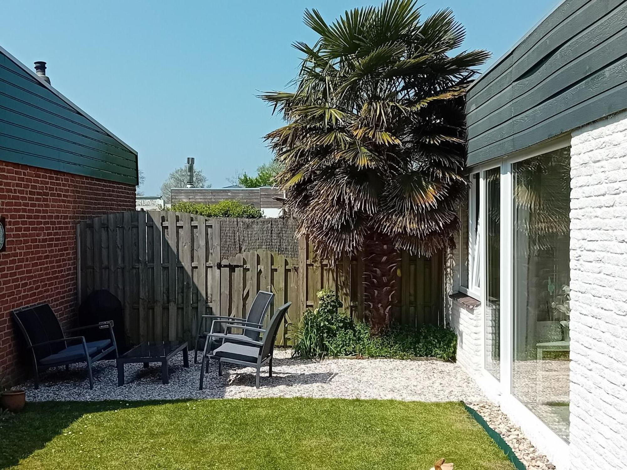 Lovely Bungalow In Noordwijkerhout With Garden Exterior photo